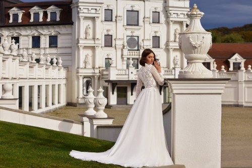 https://www.sposa-lia.com/images/stories/virtuemart/product/Alana (3).jpg